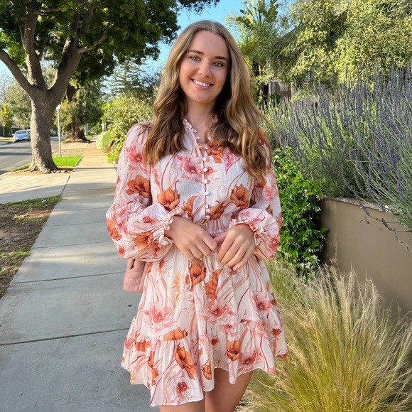 Beautiful dress - Picture 5 of 11